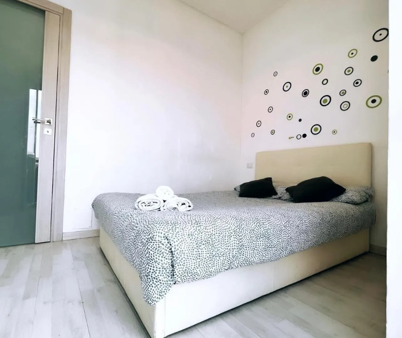 Milan Flats Very Modern Apartment